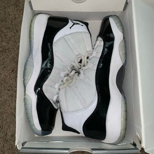 Jordan 11 retro concord size 7y